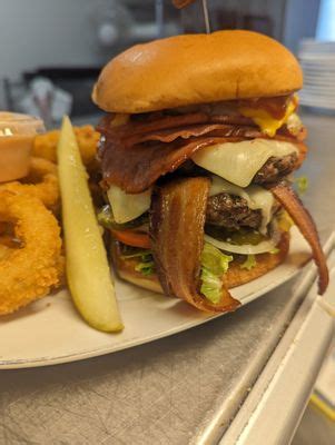 Messy jessy's bar and grill  119 $$ Moderate Burgers, Diners, American