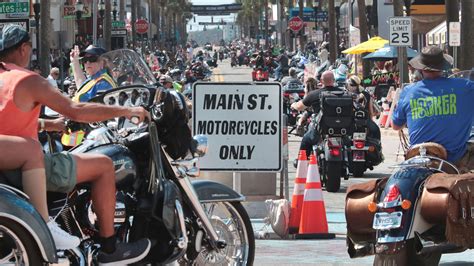 Miami bike week Bike And Roll have three locations for bike rental, two in Miami Beach and another in downtown Miami