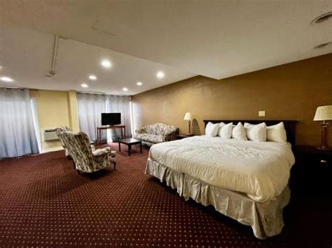 Miami suites hotel toledo ohio  Courtyard Toledo Rossford/Perrysburg welcomes you to Ohio with spacious rooms and suites boasting modern amenities, complimentary high-speed Wi-Fi and comfortable beds