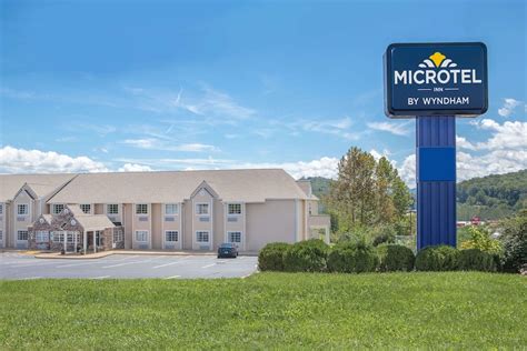Microtel inn franklin nc  The accommodation features room service and a 24-hour front desk for guests