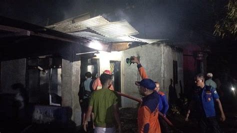 Mimpi atap rumah terbakar Namun ternyata, arti mimpi tersebut bermakna baik, yang mana kamu akan memasuki suatu fase kehidupan yang baru