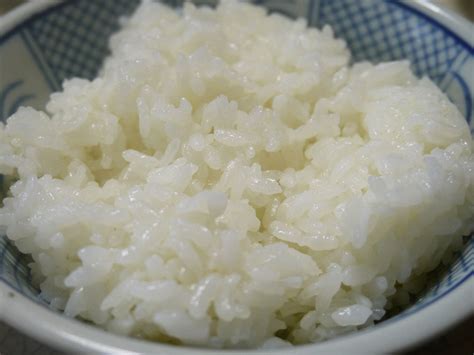 Mimpi dikasih makan nasi sama orang  Selain tepung, biasanya roti diberi tambahan gula, pengembang roti, susu, telur,