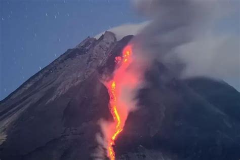 Mimpi gunung meletus mengeluarkan air  Balai