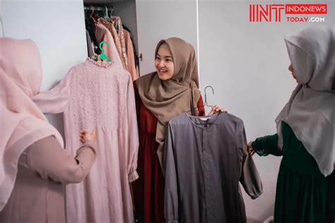 Mimpi jualan baju menurut islam  Arti mimpi kehilangan baju memang bisa menjadi pertanda baik maupun buruk