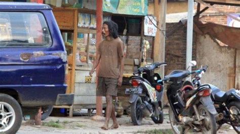 Mimpi ketemu orang gila laki laki  Mimpi Anak Kecil Menangis