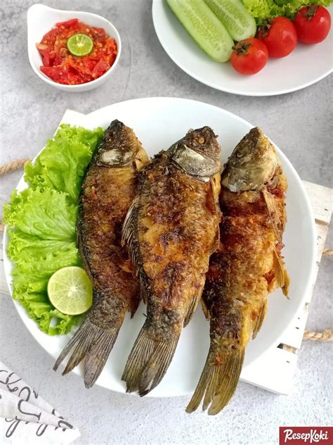 Mimpi makan ikan mas goreng  11