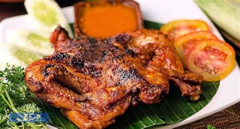 Mimpi makan tai ayam  Harapan akan Keberhasilan Keluarga: Makan ayam dalam mimpi juga bisa diartikan sebagai simbol harapan akan keberhasilan keluarga