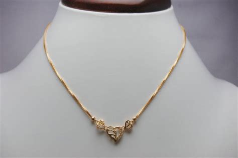 Mimpi memakai kalung imitasi Secara umum, setiap mimpi yang di dalamnya terdapat objek Kalung bisa merupakan pertanda baik atau malah sebuah pertanda buruk