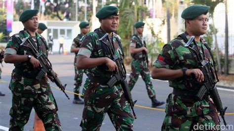 Mimpi membawa senjata laras panjang  Dalam Pasal 1 disebutkan jika senjata api yang boleh dimiliki oleh masyarakat sipil adalah senjata api nonorganik atau senjata yang bukan milik Polri dan TNI, di mana cara kerja senjata tersebut adalah manual atau semi otomatis