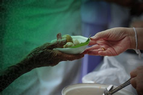 Mimpi memberi makan ayah yang sudah meninggal Mimpi Bertemu Orang yang Sudah Meninggal Menandakan Pesan dari Almarhum