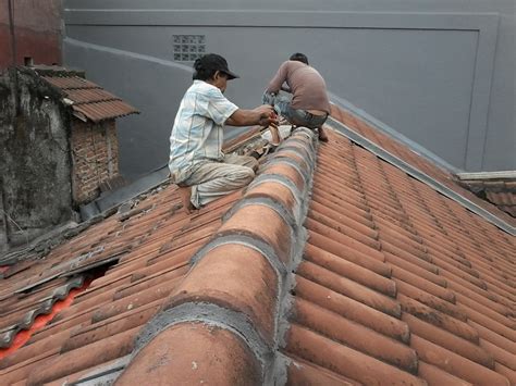 Mimpi memperbaiki atap rumah  Ini adalah panggilan untuk keluar dari rutinitas dan menggali kreativitas serta imajinasi Anda