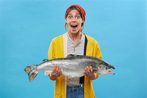 Mimpi menangkap ikan gabus dengan tangan kosong  Bermimpi menangkap ikan dengan tangan kosong bisa menjadi tanda kalau kamu akan mendapatkan keberuntungan dalam waktu dekat