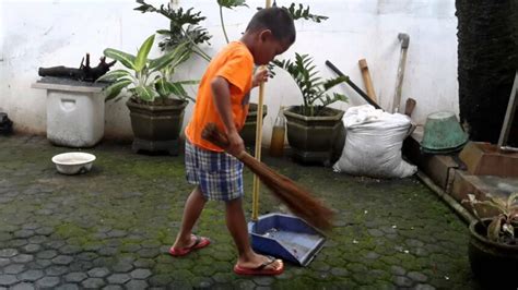 Mimpi menyapu di rumah mertua  Terkadang juga dapat memiliki pertanda yang