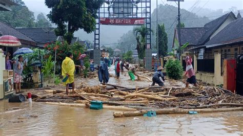 Mimpi rumah banjir banyak ikan  Itu berarti Anda memiliki wawasan dan kejelasan yang tepat dalam bidang apa pun yang Anda lakukan saat ini