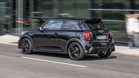 2024 Mini John Cooper Works Hardtop review: Small and sporty, …