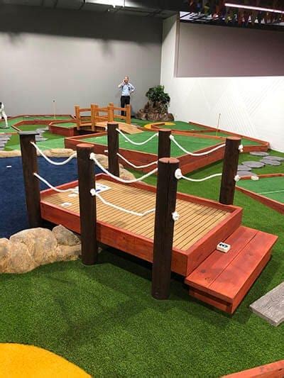 Mini golf coomera  1650 Hartford-New London Turnpike, Route 85, Montville, CT, 06340