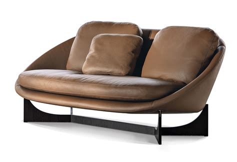 Minotti lido sofa  The “Grand Jacques” sofa is perfectly balanced between traditional and contemporary styling