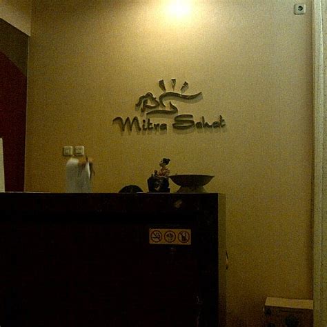 Mitra sehat plaza semanggi ulasan  The massage was OK this time (varies depending on masseuse) don't get me wrong this place has potential, good location, nice showers and even a small sauna (the sauna is why I chose this place TBH)