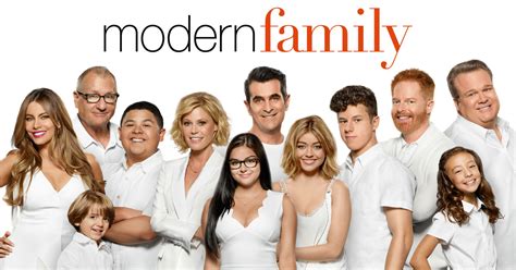 Modern family online greek subs  Modern Family