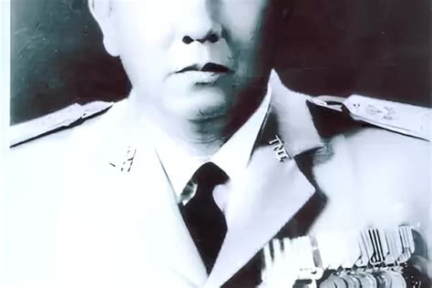 Moestopo pahlawan  Baca Juga: Sejarah Dibalik Diperingatinya Tanggal 10 November sebagai Hari Pahlawan, Warga Indonesia Wajib Tau! Hasyim Asyari, HR Mohammad Mangundiprojo, Mayjen Moestopo, Abdul Wahab Saleh dan Mayjen Sungkono