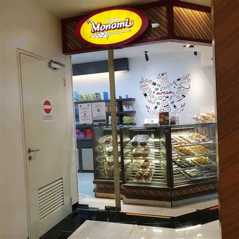 Monami bakery jakarta pusat  Holland Bakery