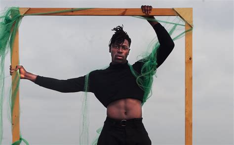 Moses sumney naked  By Hugh McIntyre on October 11