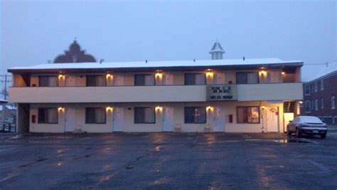 Motels in iron river michigan  See 108 traveler reviews, 39 candid photos, and great deals for Lakeshore Motel Ice Lake, ranked #2 of 4 hotels in Iron River and rated 4