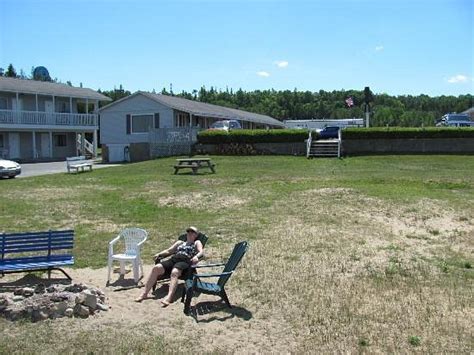Motels in st ignace  Off I-75 on the shores of Lake Huron, Days Inn & Suites by Wyndham St