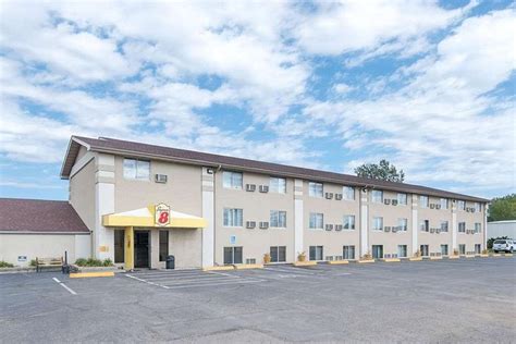 Motels in watertown sd  Sleeps 7