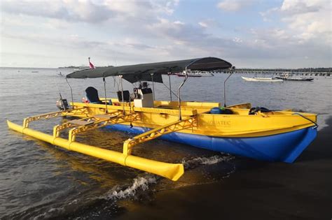 Motif perahu nelayan  kapal sungai wanita