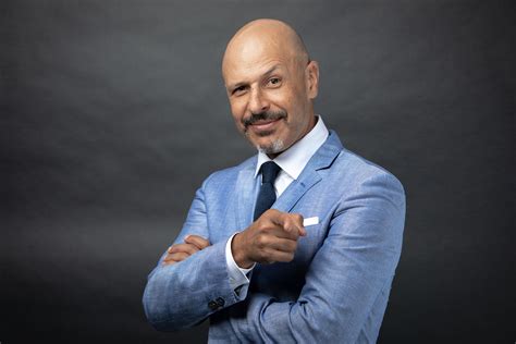 Moz zabrani Maz Jobrani is a founding member of The Axis of Evil Comedy Tour