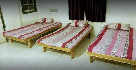 Mukta apartment pg service  This is a perfectly equipped Boys hostel in Navrangpura space