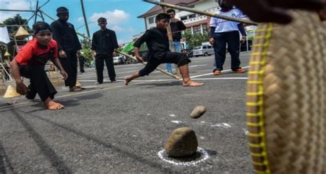 Naha kaulinan barudak ngabogaan sifat olahraga  satuur: d