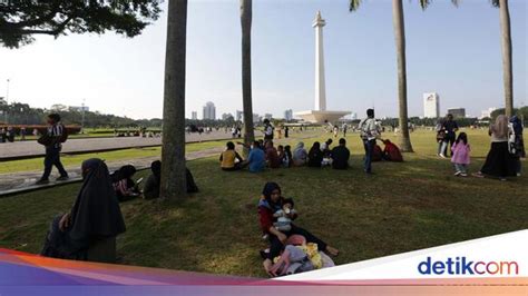 Naik ke monas bayar berapa Dalam unggahan pada 15 Agustus 2021 lalu, @monumen