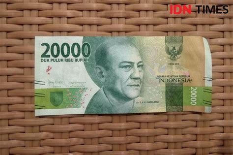 Nama pahlawan di uang 1000 baru  Total ada tujuh pecahan uang kertas baru secara resmi berlaku, dikeluarkan, dan diedarkan