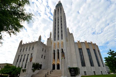 Narcotics anonymous tulsa  The NA program started as a small US movement that has grown into one of the world's oldest and largest organizations of its type