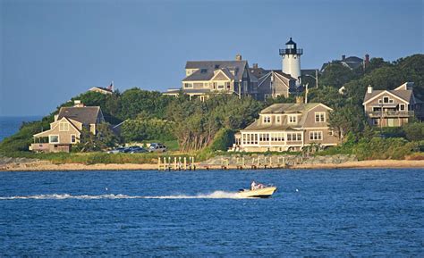 New england escorted tours 2019  Your colorful tour of New England begins in the historic city of Boston