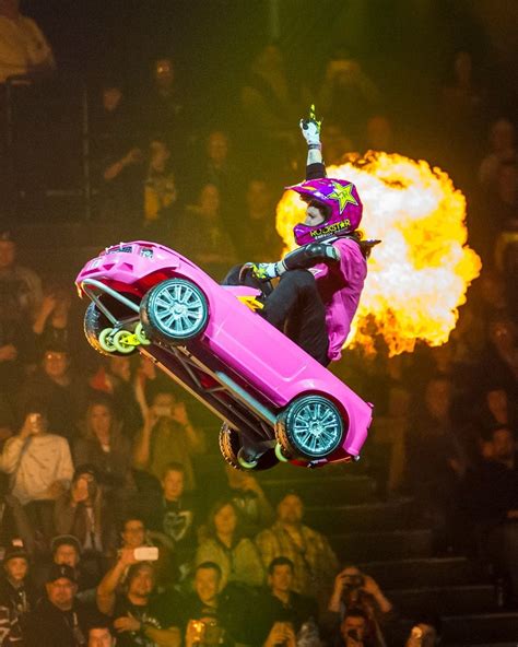 Nitro circus echtgeld  Travis Pastrana and friends got on this crazy train by selling self-made DVDs filled with antics at once outrageously skillful, debatably sane, yet undeniably entertaining, all produced from a Utah