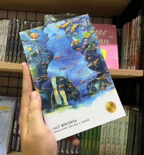 Novel laut bercerita pdf  Selama berbulan-bulan, mereka ditawan, diinterograsi, dipukuli, dan disiksa untuk menjawab satu pertanyaan: