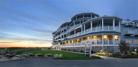 Oceanfront hotel connecticut Rhode Island is the Ocean State, so it is natural that many of its hotels, motels, resorts, and other lodgings are oceanfront or beachfront digs