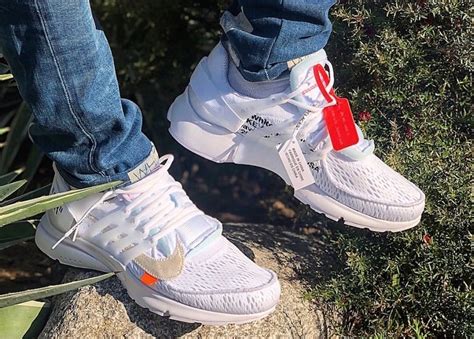 Air presto off hot sale white on feet