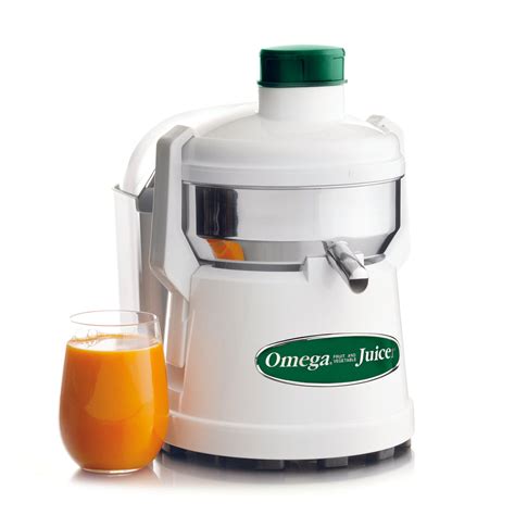 Omega fruit and vegetable juicer 