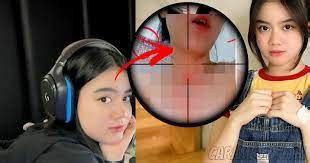Onic kayes viral link  BA cantik itu menjelaskan bahwa video telah diedit dan ia meminta netizen untuk tak menyebarkannya