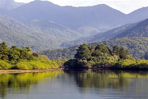 Pag sv3 florianópolis  Na data de 23/05, recebi uma ligação dizendo que se tratava da SV3 multivatagens, me oferecendo varias vantagens por eu utlilizar cartão de credito, receberia descontos e tal, não autorizei nada, quando desligo o telefone vejo uma cobrança de R$ 79,90 NO MEU EXTRATO DA SV3, peço que cancele qualquer tipo de