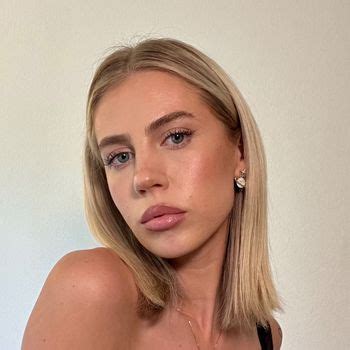 Paisleeprince1 onlyfans porn  On her profile, you can find a variety of videos, photos, gifs, and playlists