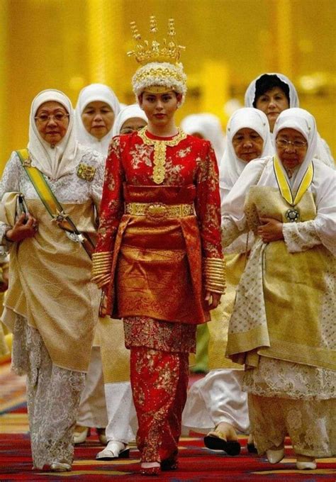 Pakaian khas brunei darussalam  Selain itu, Brunei Darussalam juga memiliki ciri khas budaya yang unik