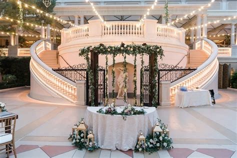 Paris las vegas wedding chapels  Complete packages from $159 Chapels, outdoor venues & nature locations Ceremony venues for up to 100 guests All inclusive ceremony & on-site reception packages for up to 100 from $799 White limos Fresh Flowers Professional photo & video