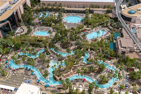 Park mgm pool lazy river  He even bought the movie studio Metro-Goldwyn-Mayer in 1969 which happened to carry his famous MGM initials, too
