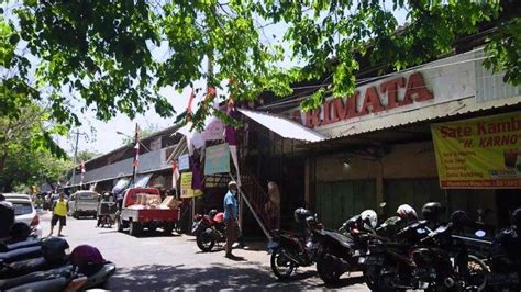 Pasar burung merpati terdekat  Provinsi NTB terdiri dari 10 kabupaten dan 1 kota, salah satu di antaranya adalah Kabupaten Lombok Barat