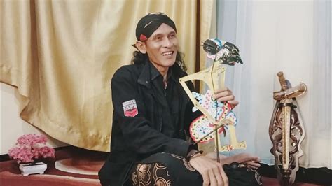 Pawakane yudistira yoiku  Performed in the royal courts of Java as early as the ninth century, this tradition continues to be treasured as one of the 'pusaka' or sacred heirlooms of the court